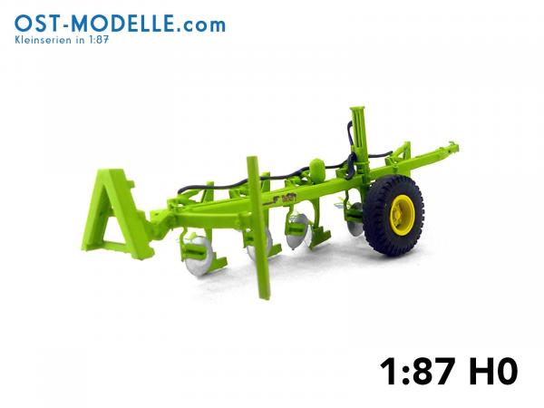 Aufsattelbeetpflug Fortschritt B551 Transportstellung grün neu